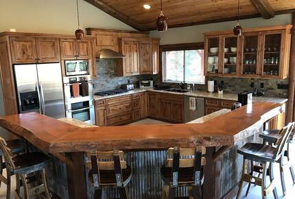 Four Seasons Chalet - Big Bear Lake, California