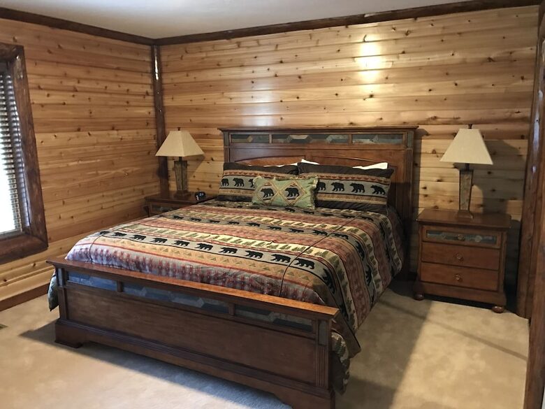 Four Seasons Chalet - Big Bear Lake, California