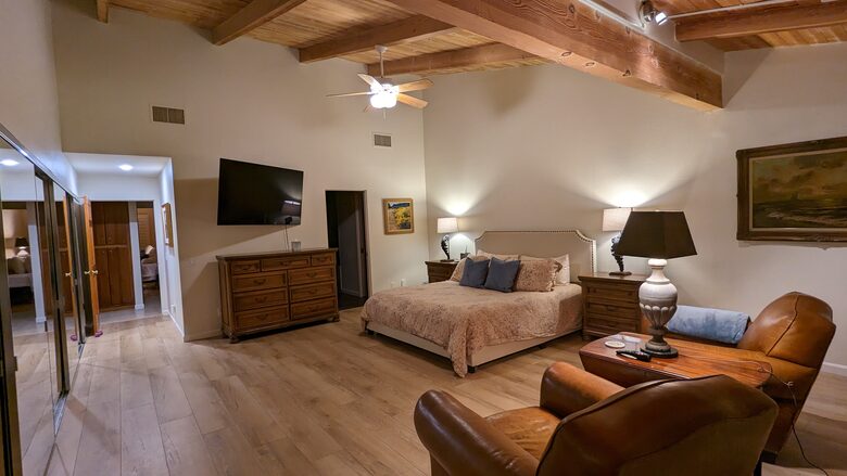 La Quinta Country Club Getaway - La Quinta, California