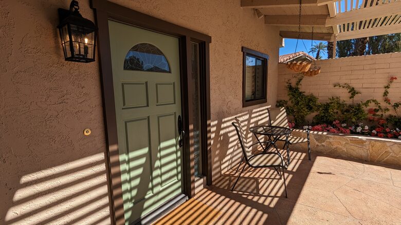 La Quinta Country Club Getaway - La Quinta, California