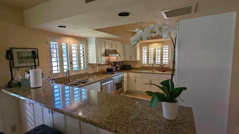 La Quinta Country Club Getaway - La Quinta, California