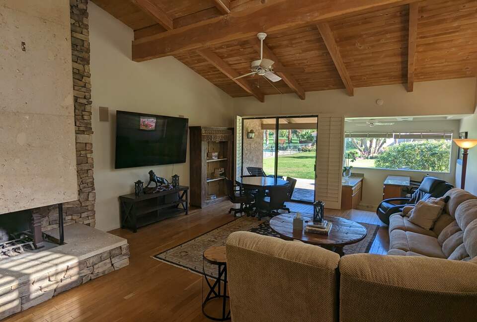 La Quinta Country Club Getaway - La Quinta, California