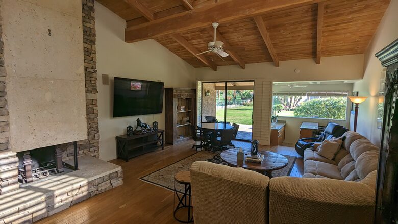 La Quinta Country Club Getaway - La Quinta, California