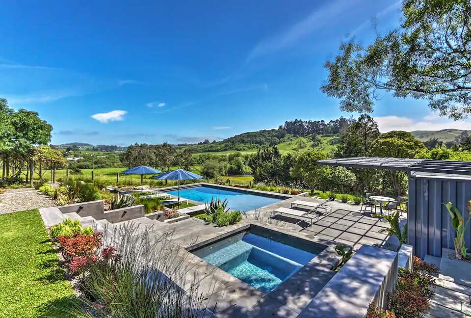 Modern Sonoma Retreat - Sebastopol, California