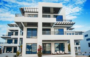 You Better BELIZE IT | Caye Caulker Luxury Ocean Front - Caye Caulker, Belize