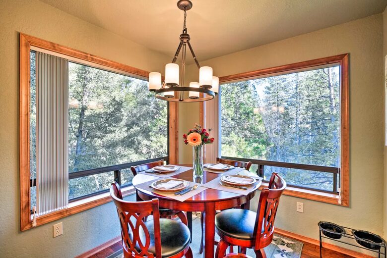 Breakfast nook