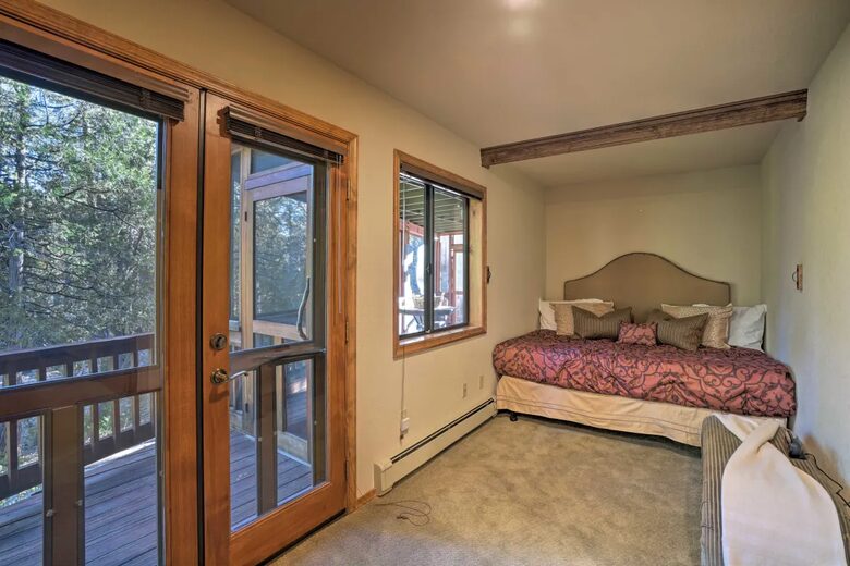 Guest bedroom with deck access