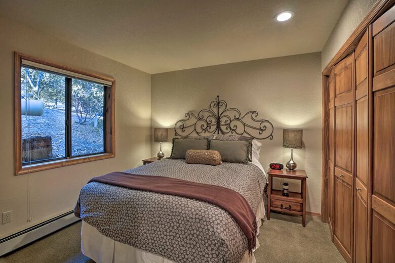 Guest bedroom