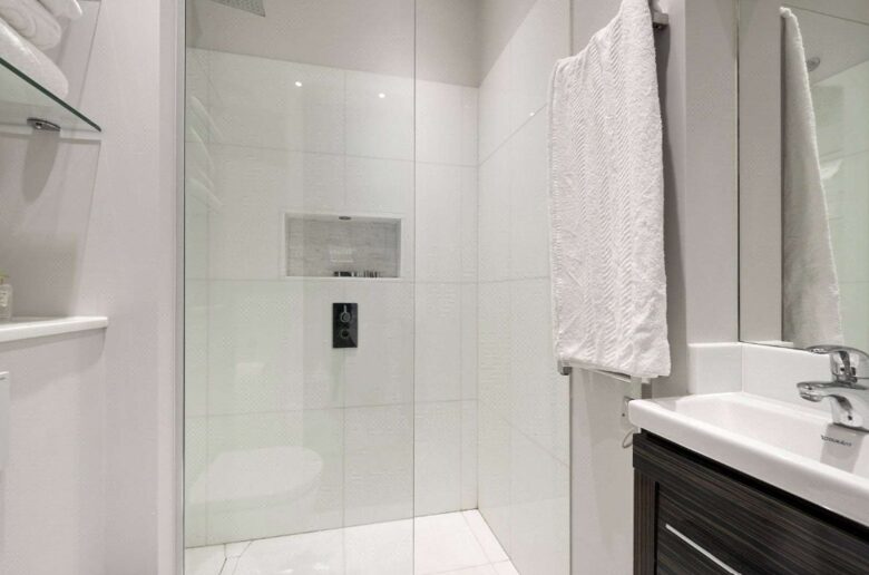 Newly Refurbished Two Bedroom Flat - London, United Kingdom