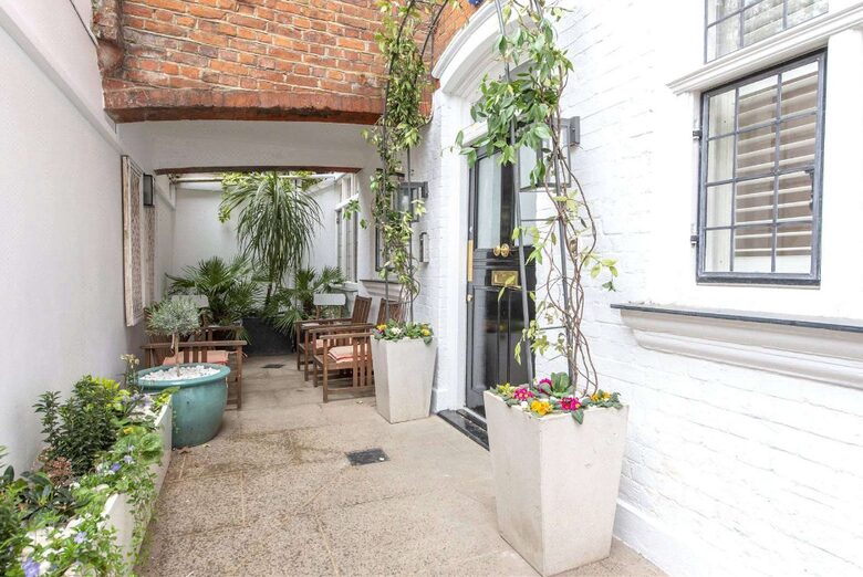 Newly Refurbished Two Bedroom Flat - London, United Kingdom