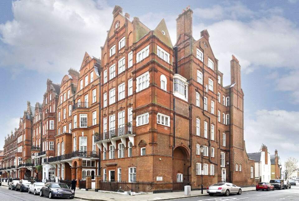 Newly Refurbished Two Bedroom Flat - London, United Kingdom