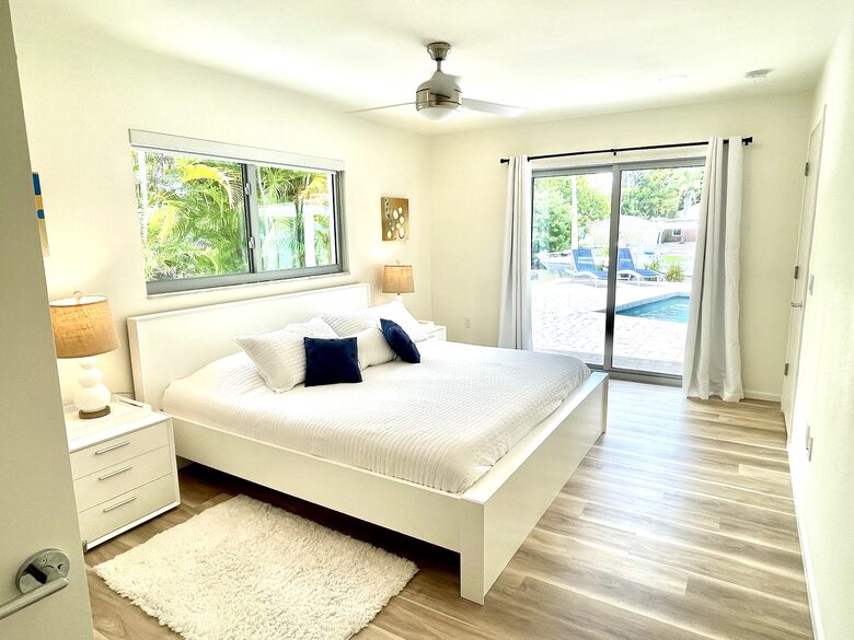 Longboat Key Living | Canal Front Home - Longboat Key, Florida