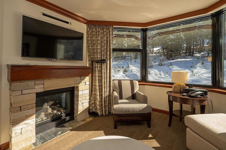 Ski In/Ski Out Everline Resort - Fireplace Suite - Olympic Valley, California