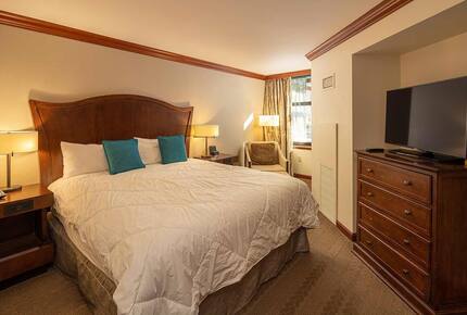 Ski In/Ski Out Everline Resort - Fireplace Suite - Olympic Valley, California