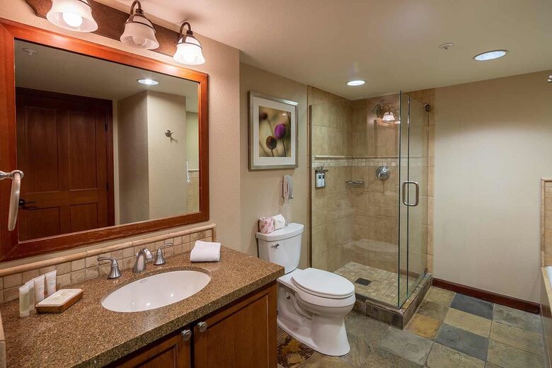 Ski In/Ski Out Everline Resort - Fireplace Suite - Olympic Valley, California