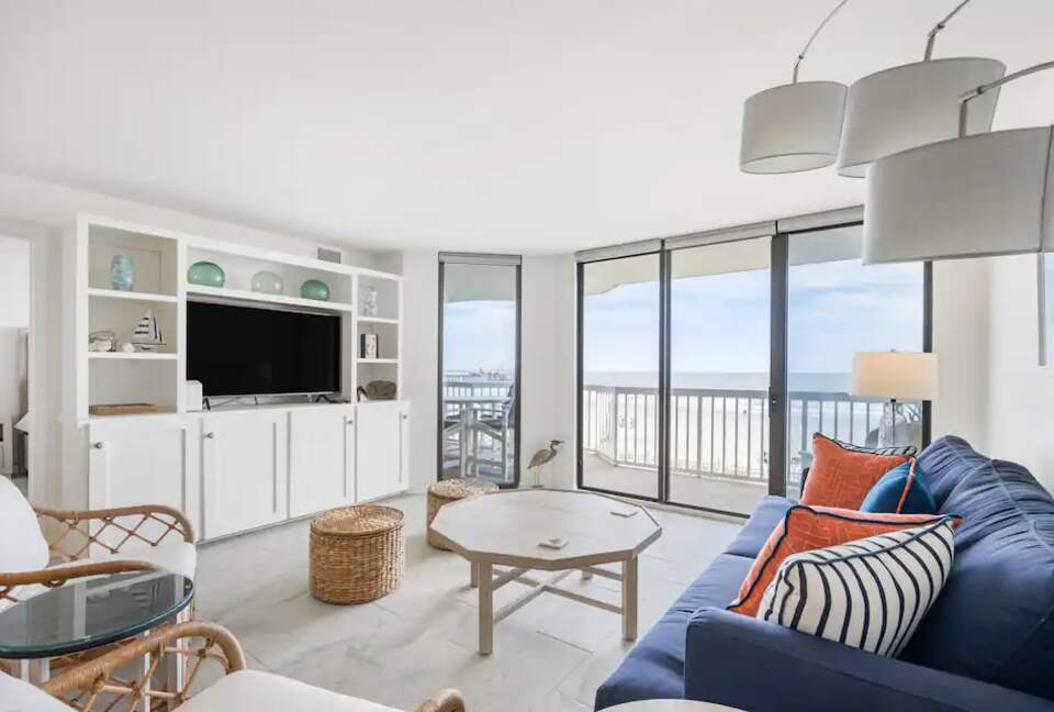 Beachfront Villa Folly Beach - Folly Beach, South Carolina