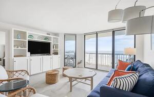 Beachfront Villa Folly Beach - Folly Beach, South Carolina
