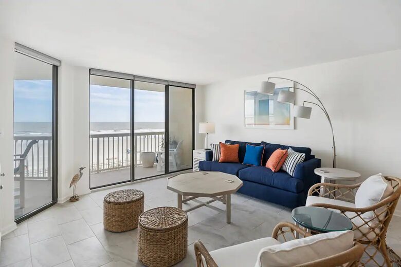 Beachfront Villa Folly Beach - Folly Beach, South Carolina