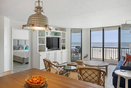 Beachfront Villa Folly Beach - Folly Beach, South Carolina