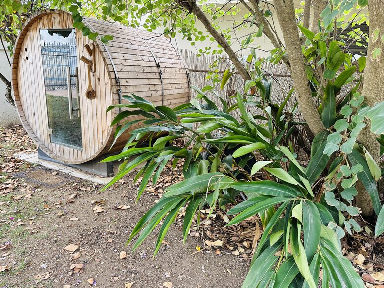 Custom four person barrel sauna