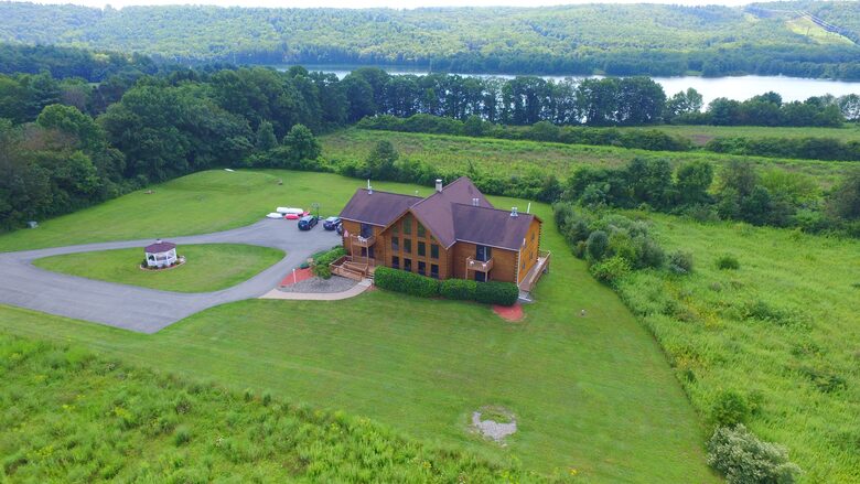 Lake View Lodge on Beltzville Lake - Lehighton, Pennsylvania