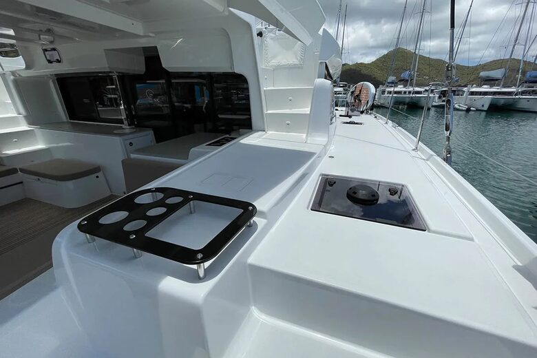 Lagoon 46 - Dinaris - Poros, Greece