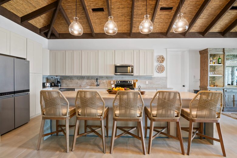 Breakwater Retreat - Georgetown, Bahamas