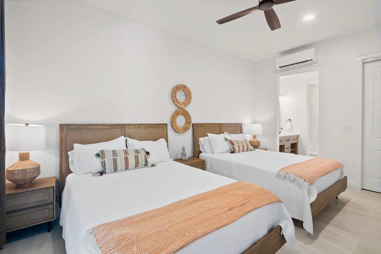 Breakwater Retreat - Georgetown, Bahamas