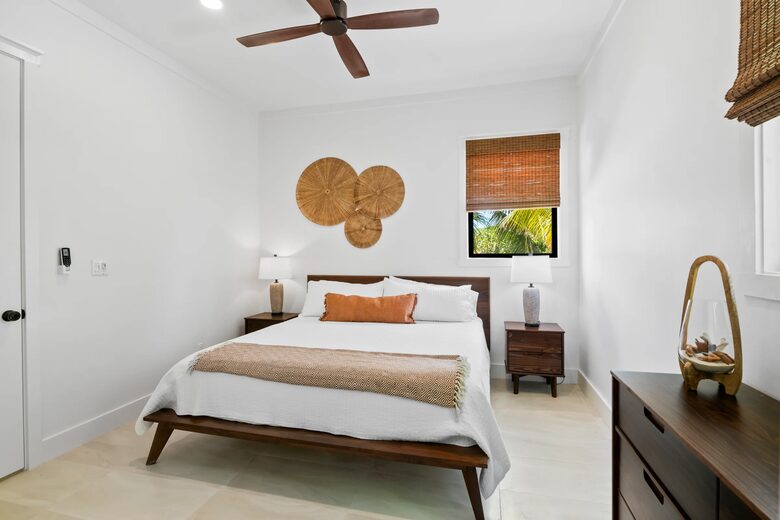 Breakwater Retreat - Georgetown, Bahamas
