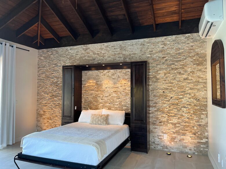 Breakwater Retreat - Georgetown, Bahamas