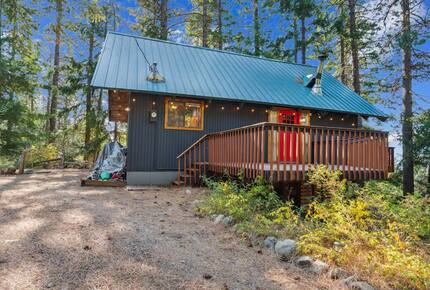 Hawkeye’s Cabin - Ronald, Washington