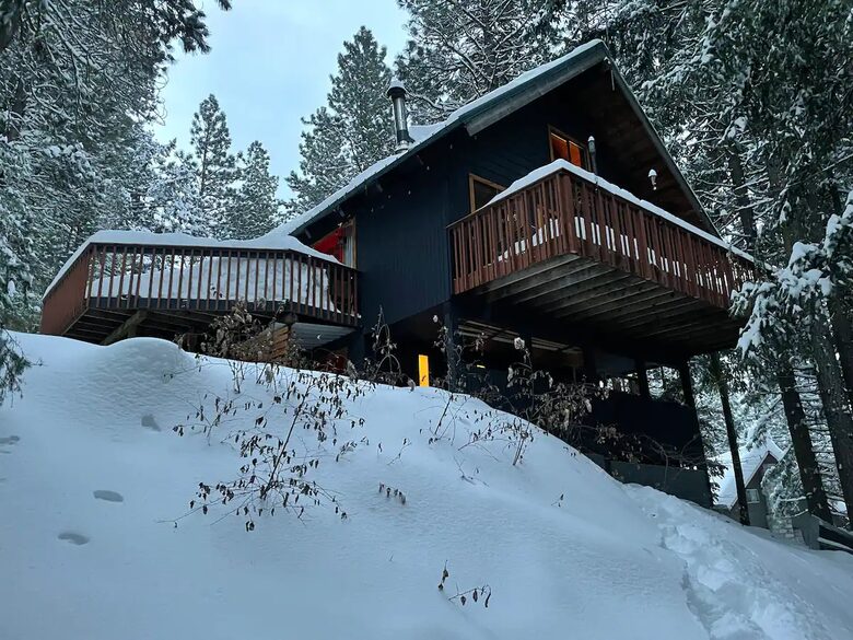 Hawkeye’s Cabin - Ronald, Washington