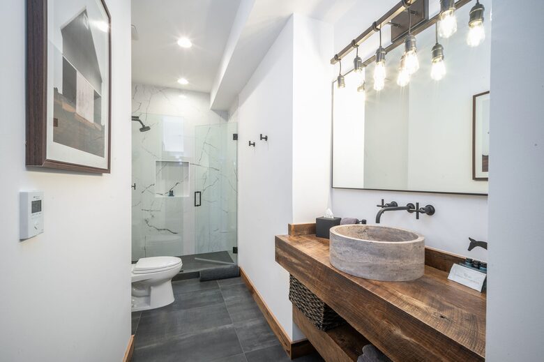 On-Suite Bath