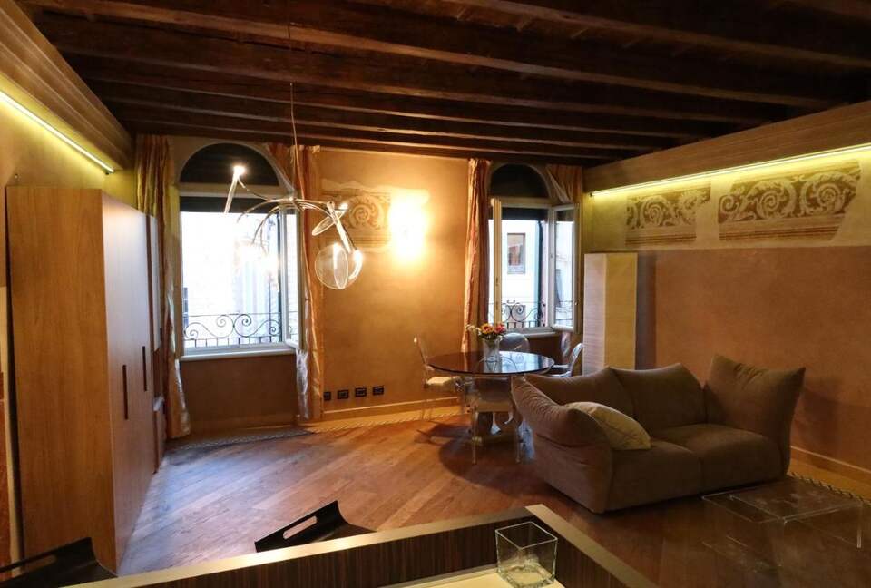 1 BD Luxury Flat, 3rd Floor - Verona, Italy