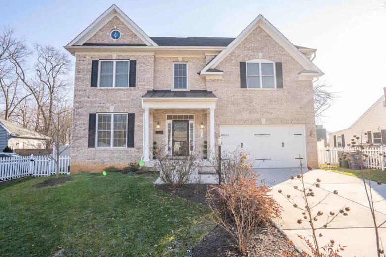 Heart of Tyson’s Corner | Luxury Home near DC - Falls Church, Virginia