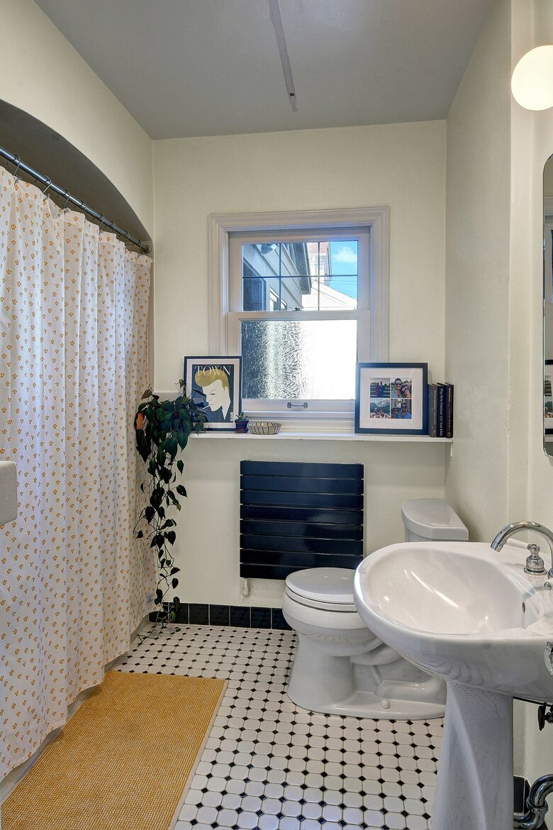 Ensuite bathroom off main bedroom