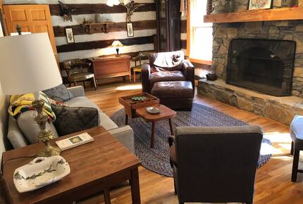 Cabin by the Creek at Hachland Hill - Joelton, Tennessee