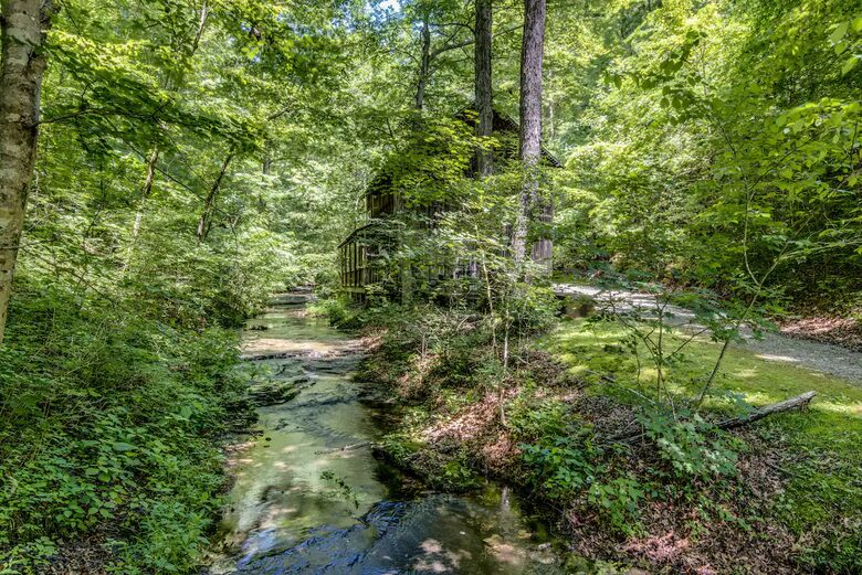 Cabin by the Creek at Hachland Hill - Joelton, Tennessee
