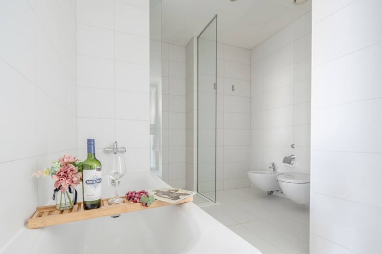 Stylish Dubai Retreat | Minutes Away to Burj Khalifa! - Dubai, United Arab Emirates