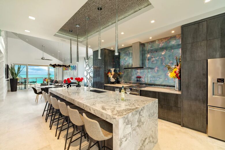 Luxury Oceanfront Penthouse - Provenenciales, Turks and Caicos Islands