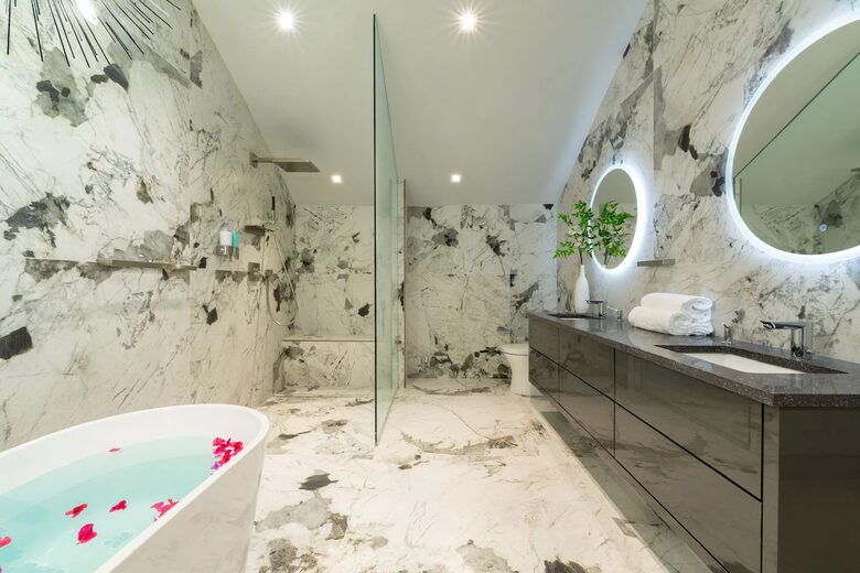 Luxury Oceanfront Penthouse - Provenenciales, Turks and Caicos Islands