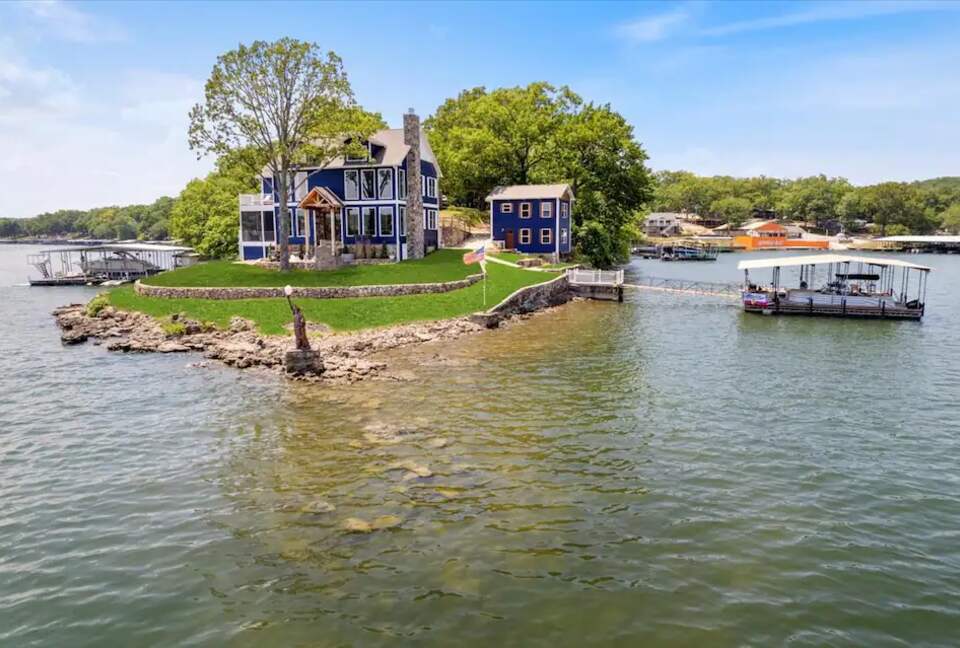 Stunning Lake of the Ozarks Home - Gravois Mills, Missouri