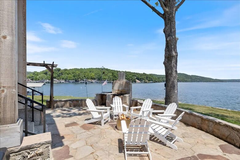 Stunning Lake of the Ozarks Home - Gravois Mills, Missouri