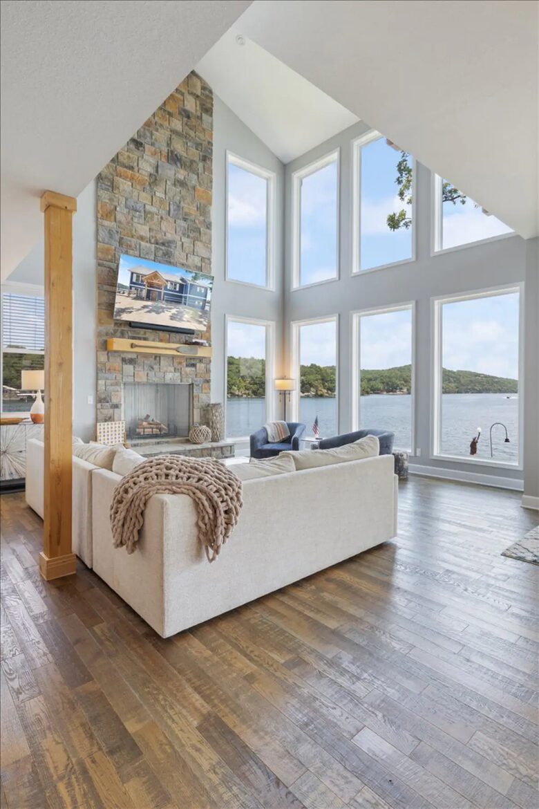 Stunning Lake of the Ozarks Home - Gravois Mills, Missouri