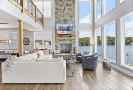 Stunning Lake of the Ozarks Home - Gravois Mills, Missouri
