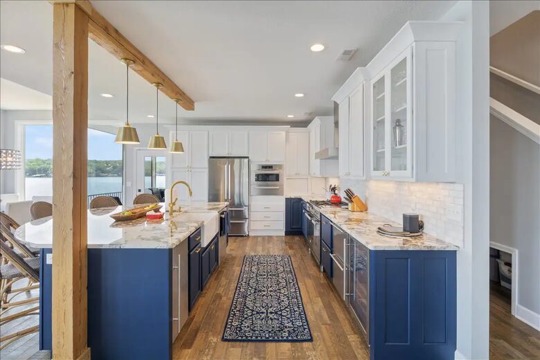Stunning Lake of the Ozarks Home - Gravois Mills, Missouri