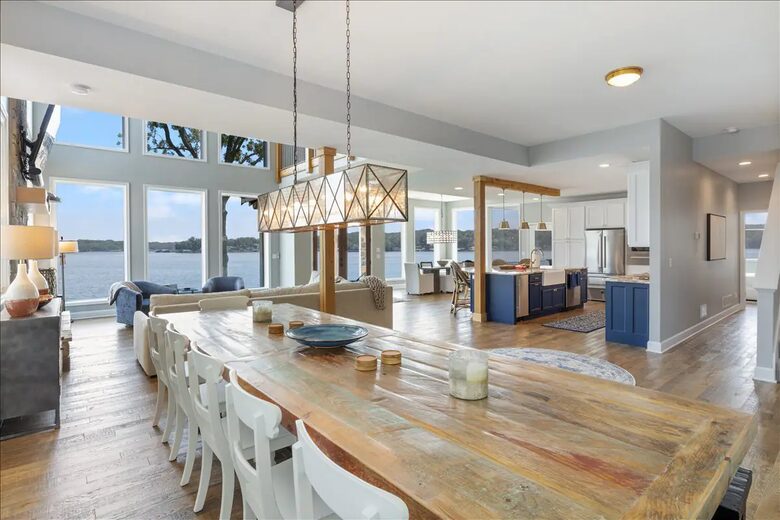 Stunning Lake of the Ozarks Home - Gravois Mills, Missouri