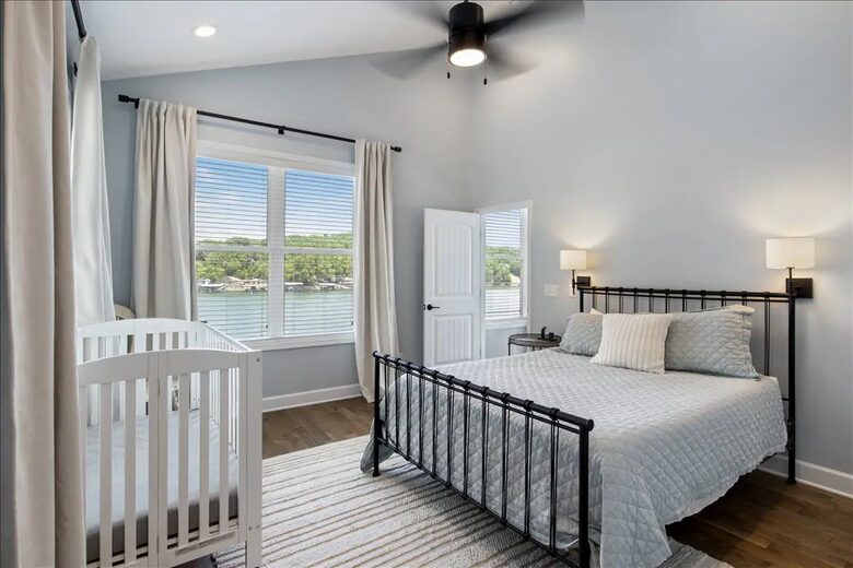 Stunning Lake of the Ozarks Home - Gravois Mills, Missouri