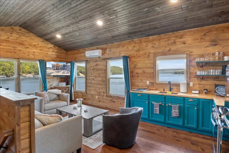 Stunning Lake of the Ozarks Home - Gravois Mills, Missouri