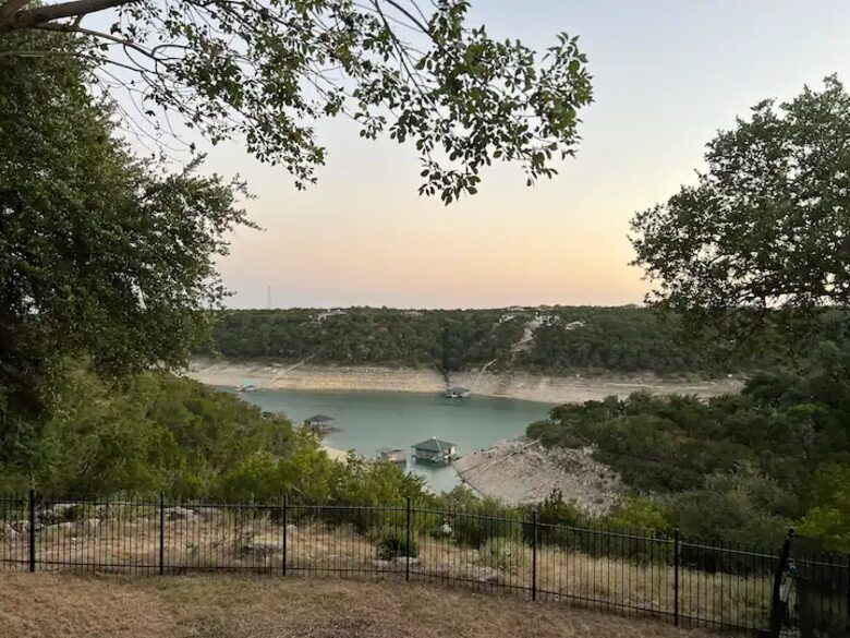 Casa T on Lake Travis in Devil's Cove - Jonestown, Texas